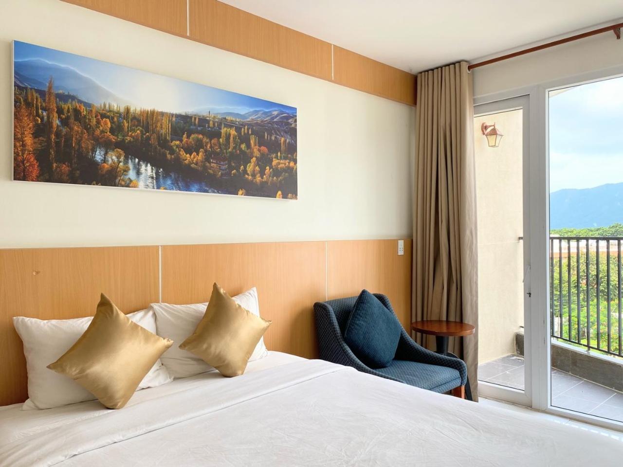 Conson Hotel Chi Khu Co Ong Екстериор снимка