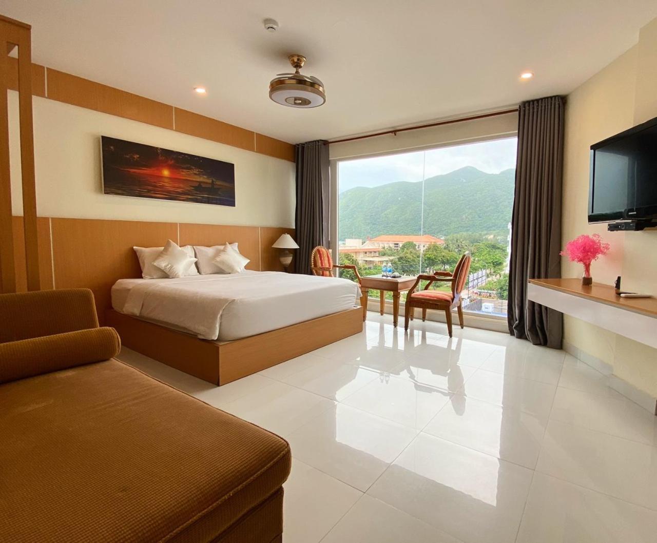 Conson Hotel Chi Khu Co Ong Екстериор снимка