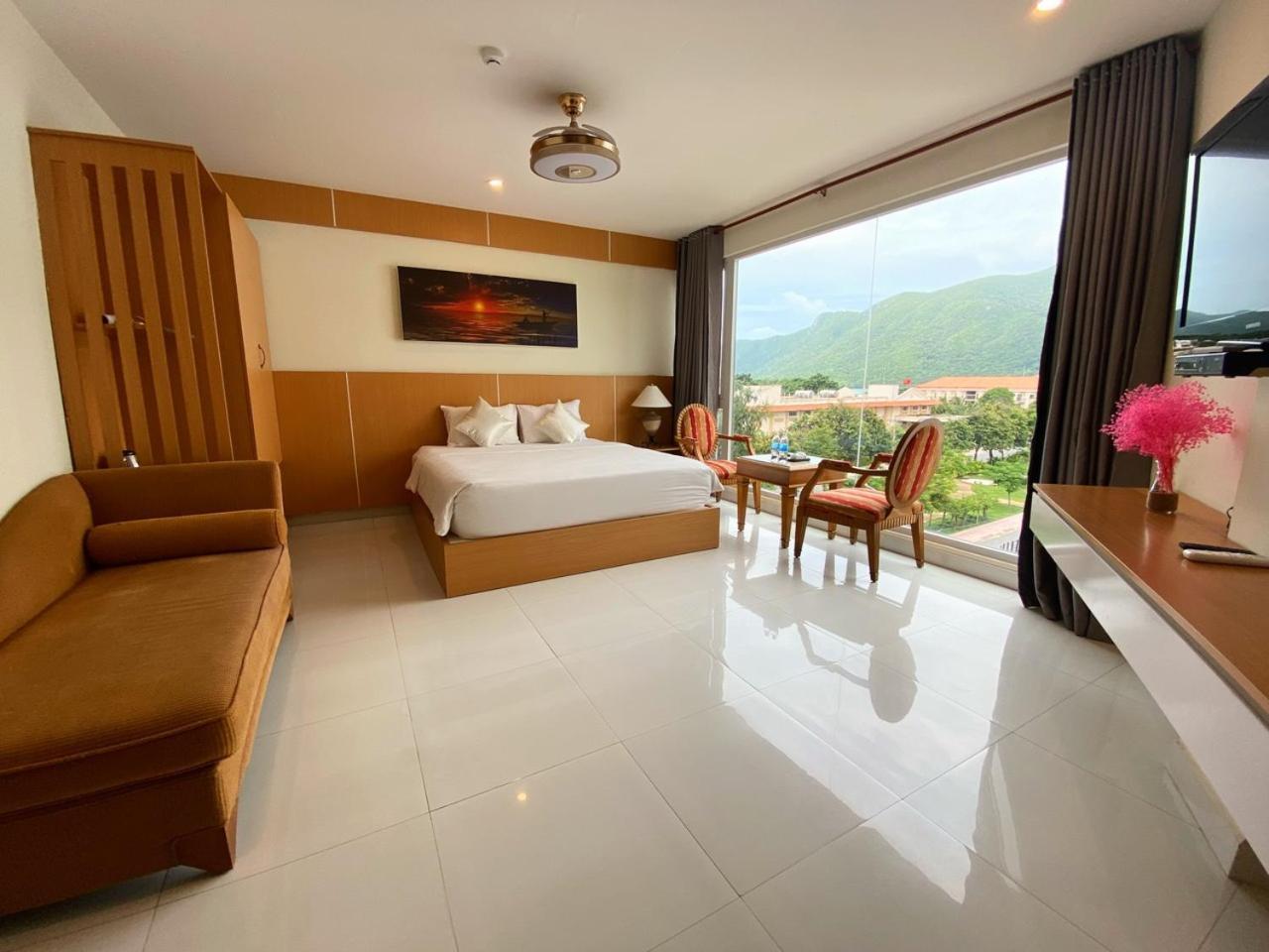 Conson Hotel Chi Khu Co Ong Екстериор снимка