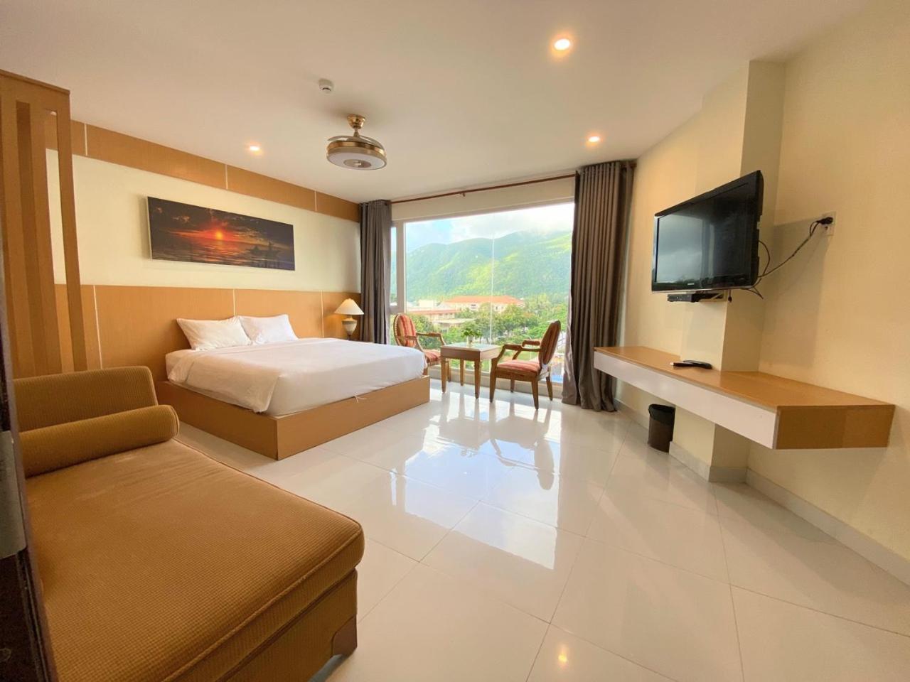 Conson Hotel Chi Khu Co Ong Екстериор снимка